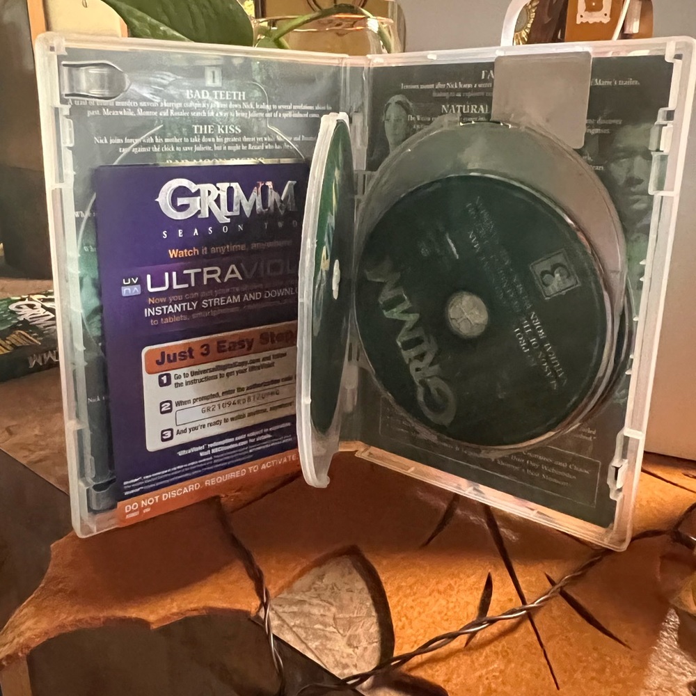 DVD set - Picture 3 of 3